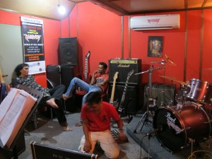 JAM-20110916-MetalMaiden